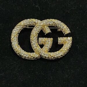 Fashion Jewelry Stamped Gold and Silver Crystal Brooch